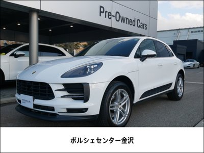PORSCHE MACAN - 1