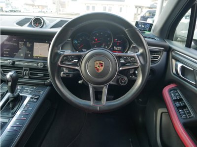 PORSCHE MACAN - 6