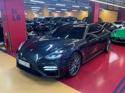 PORSCHE PANAMERA - 1