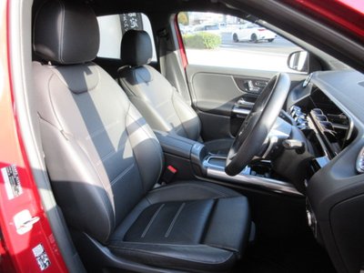 MERCEDES-BENZ GLA - 8