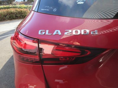 MERCEDES-BENZ GLA - 4