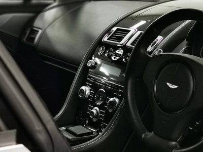 ASTON MARTIN RAPIDE - 9