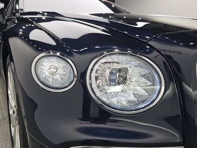 2021 Bentley FLYING SPUR photo 9