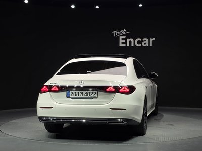صورة 4 لـ 2025 Mercedes-BENZ E-CLASS