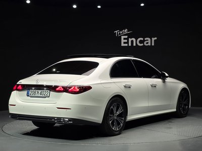 صورة 3 لـ 2025 Mercedes-BENZ E-CLASS