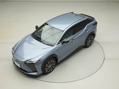 LEXUS RZ - 10