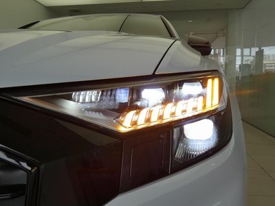 صورة 8 لـ 2024 AUDI Q8