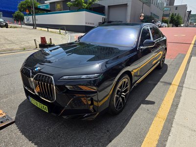 2026 BMW 7 SERIES photo 1