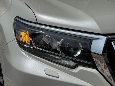 TOYOTA LAND CRUISER PRADO - 9