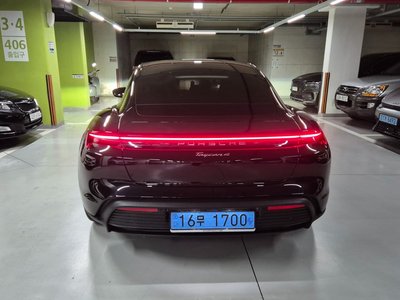 صورة 3 لـ 2025 Porsche TAYCAN