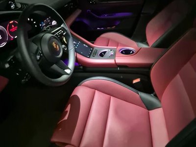 صورة 6 لـ 2025 Porsche TAYCAN