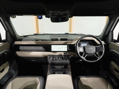 LAND ROVER DEFENDER - 2