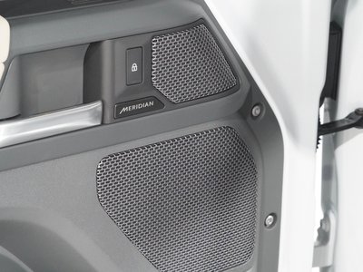 LAND ROVER DEFENDER - 6