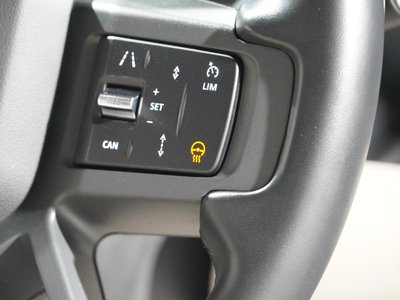 LAND ROVER DEFENDER - 4