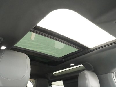 LAND ROVER DEFENDER - 7