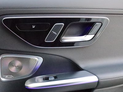 صورة مصغرة 34 لـ 2025 Mercedes-BENZ C-CLASS