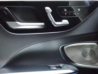 صورة مصغرة 28 لـ 2025 Mercedes-BENZ C-CLASS