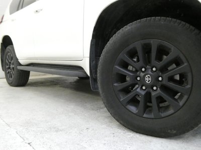 TOYOTA LAND CRUISER PRADO - 8