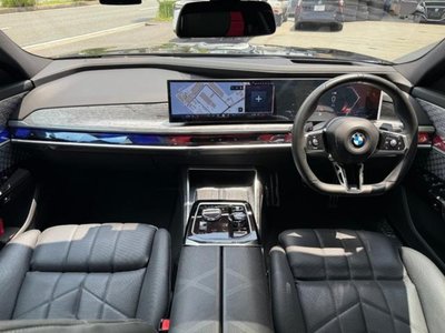 2023 BMW 7 SERIES photo 3