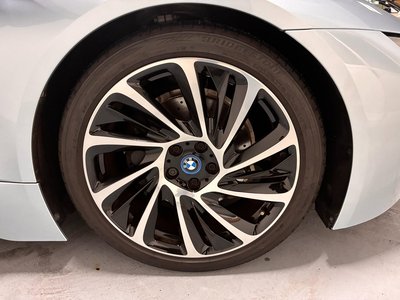 2015 BMW I8 — миниатюра 17