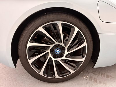 2015 BMW I8 — миниатюра 18