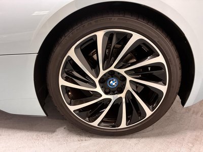 2015 BMW I8 — миниатюра 16