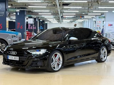 AUDI S8