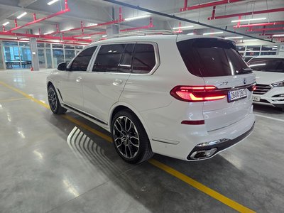 BMW X7 - 7