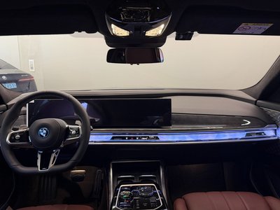 2025 BMW 7 SERIES photo 8