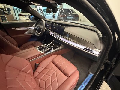 2025 BMW 7 SERIES — миниатюра 12