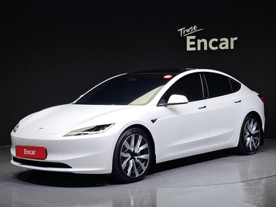 TESLA MODEL 3 - 1