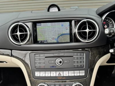 MERCEDES-BENZ SL - 10