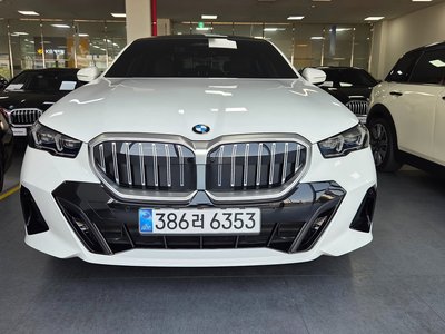 2026 BMW 5 SERIES photo 2