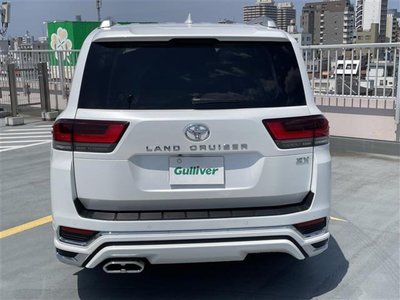 TOYOTA LAND CRUISER 300 - 3