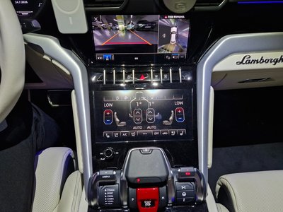 صورة مصغرة 18 لـ 2024 Lamborghini URUS