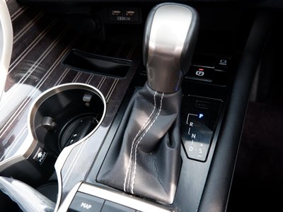 صورة مصغرة 28 لـ 2022 Lexus RX