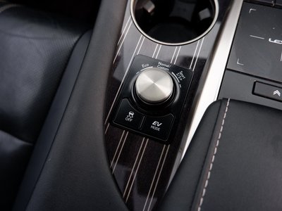 صورة مصغرة 30 لـ 2022 Lexus RX