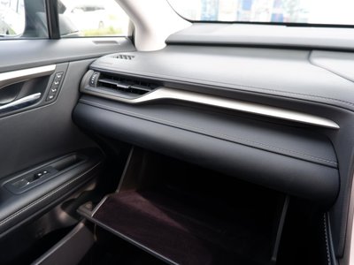 صورة مصغرة 31 لـ 2022 Lexus RX