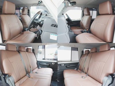TOYOTA LAND CRUISER 70 - 4
