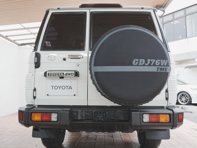 TOYOTA LAND CRUISER 70 - 10