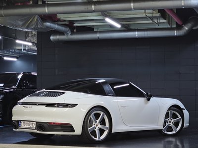 صورة 6 لـ 2023 Porsche 911