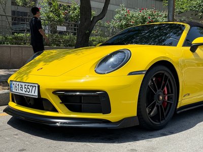 PORSCHE 911 - 4