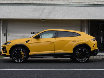 LAMBORGHINI URUS - 5