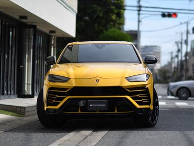 LAMBORGHINI URUS - 3