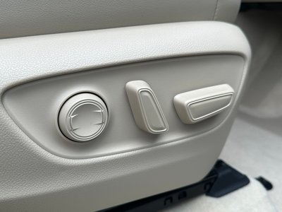 2025 Toyota LAND CRUISER 300 — миниатюра 47