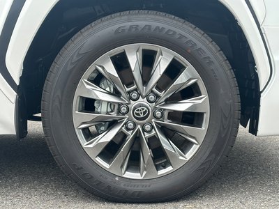 2025 Toyota LAND CRUISER 300 — миниатюра 35