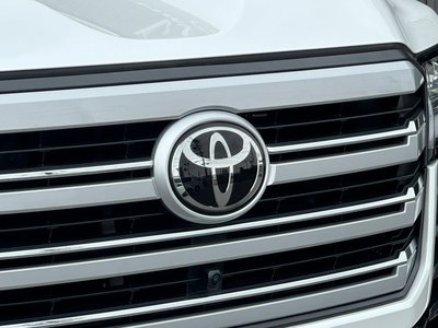 2025 Toyota LAND CRUISER 300 — миниатюра 17