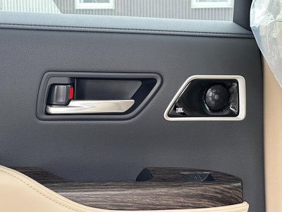 2025 Toyota LAND CRUISER 300 — миниатюра 74