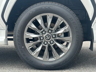 2025 Toyota LAND CRUISER 300 — миниатюра 38