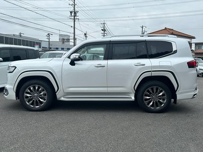 2025 Toyota LAND CRUISER 300 — фото 10